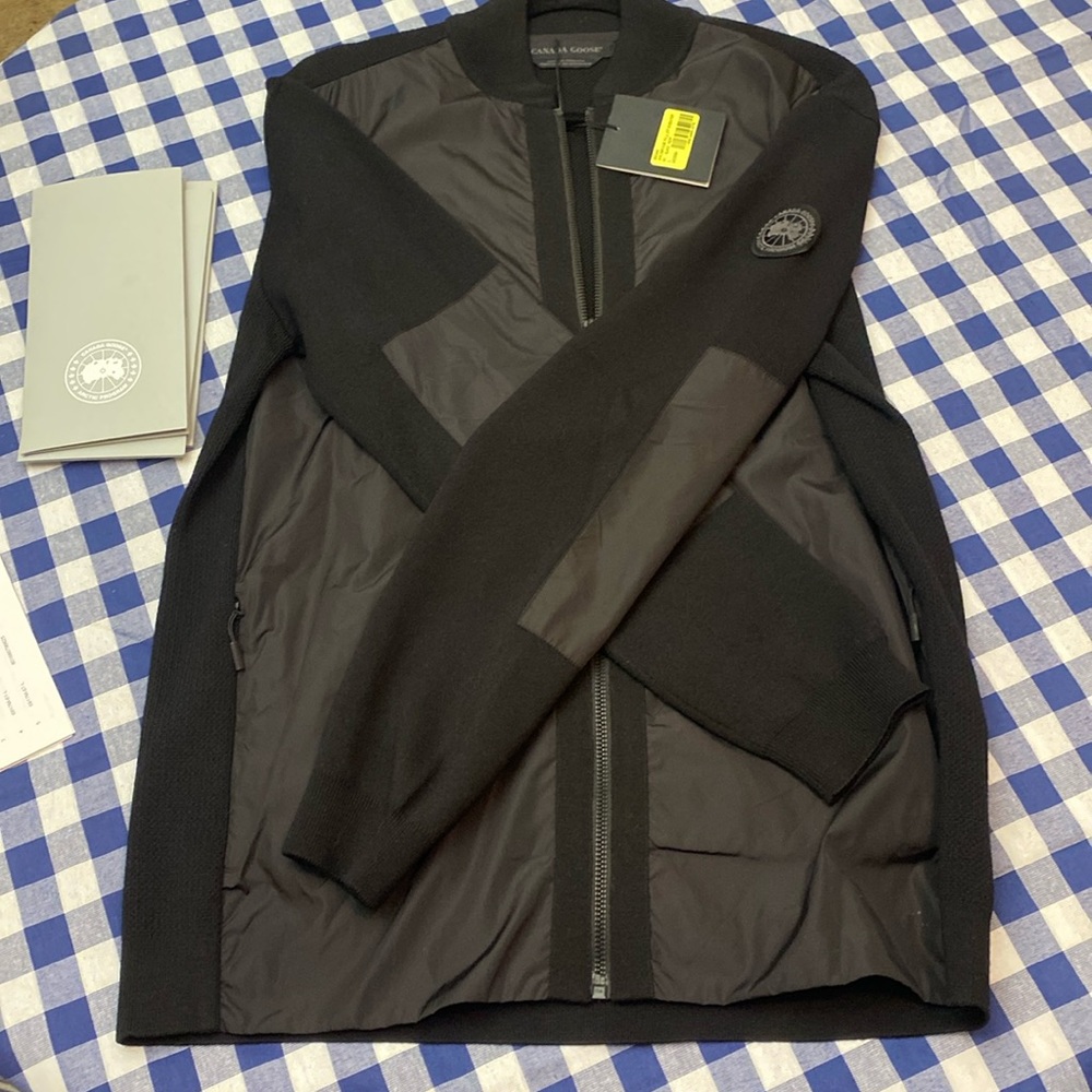 Canada Goose Windbridge Full Zip Sweater L Black NWT Perfect Condition.